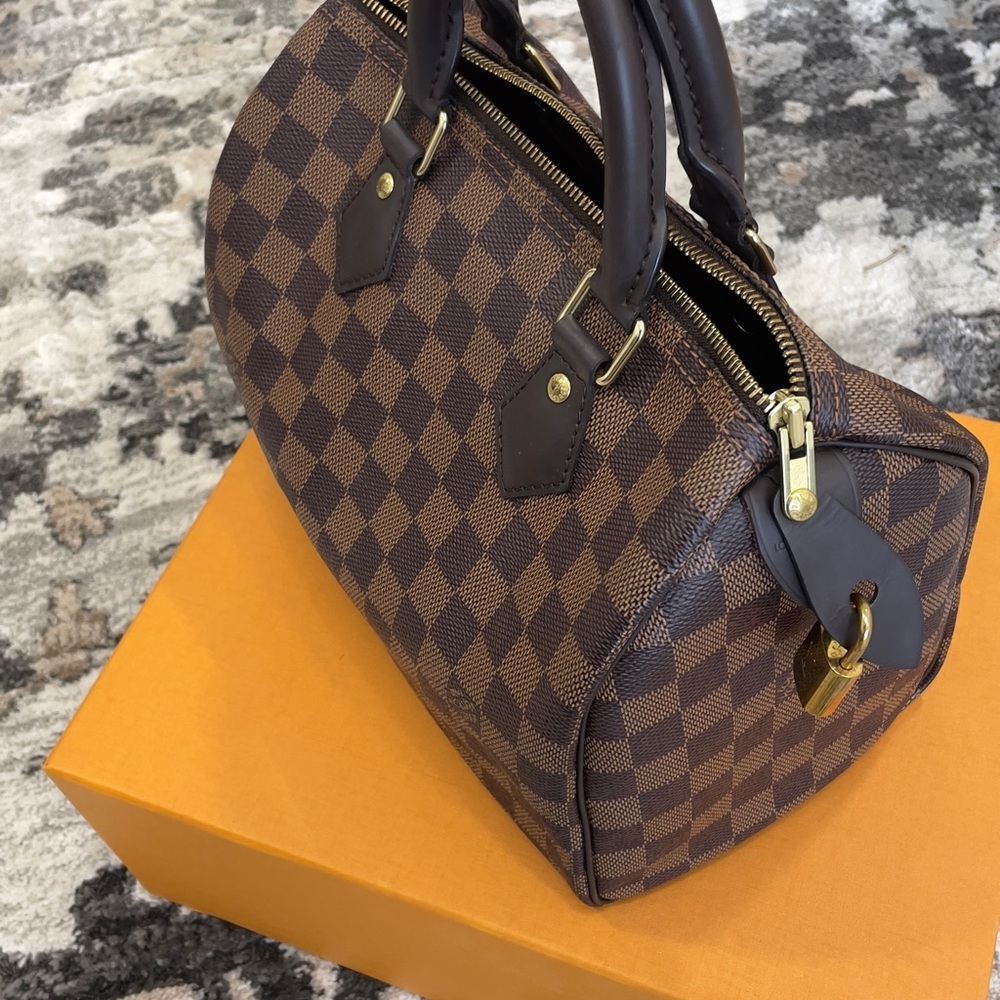 Louis Vuitton Speedy